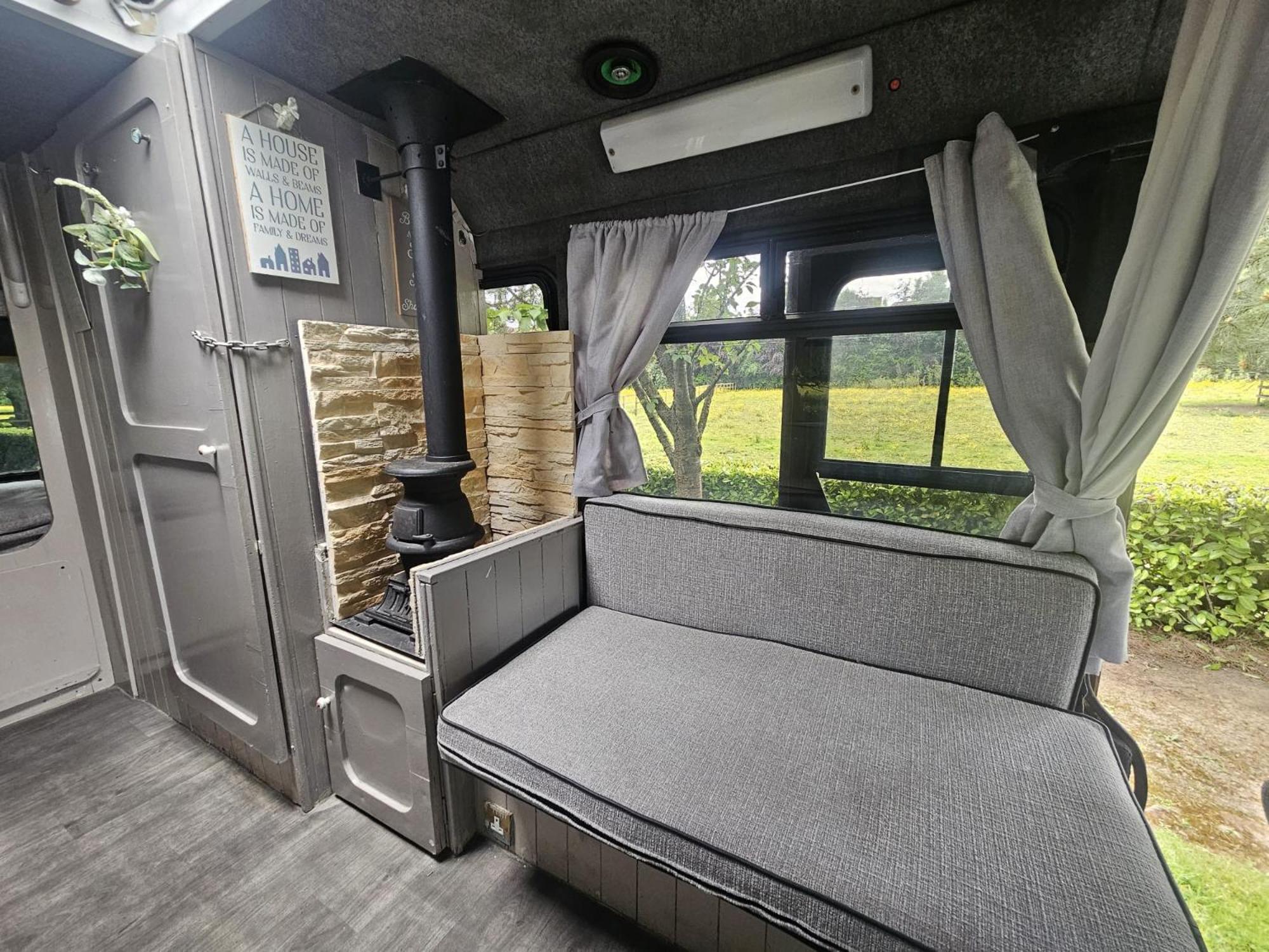 Retro Camper Hire Discover Ireland Dublin Zewnętrze zdjęcie