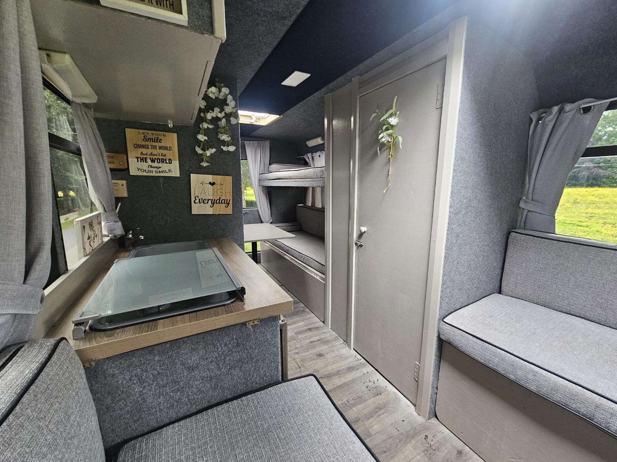 Retro Camper Hire Discover Ireland Dublin Zewnętrze zdjęcie